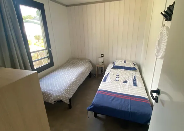 Kompleks wypoczynkowy A L'edune 6 Ou 12pers Avec Mon2eme Beau Standing Piscine Couverte Chauffee A 150m De La Wifi Inclus *