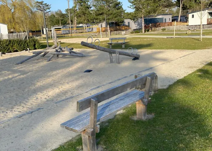 Kompleks wypoczynkowy A L'edune 6 Ou 12pers Avec Mon2eme Beau Standing Piscine Couverte Chauffee A 150m De La Wifi Inclus